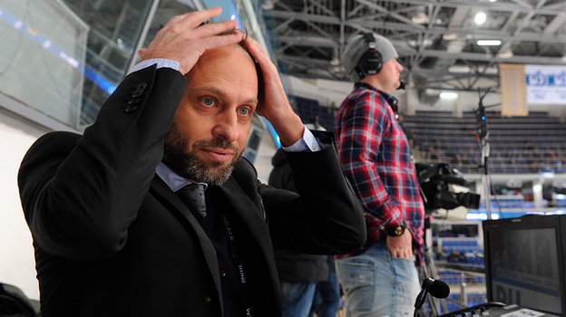 Дмитрий Федоров во время работы комментатором.