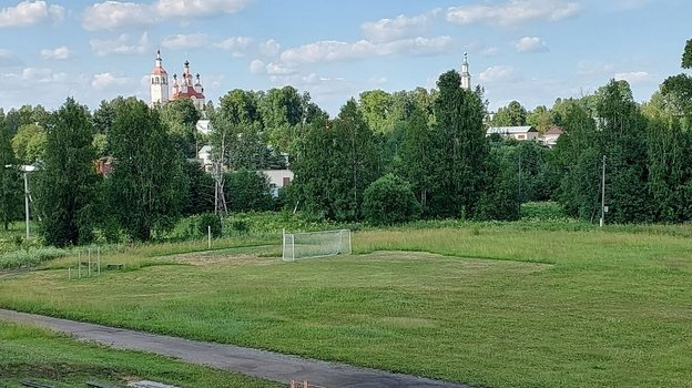 Футбольное поле Тотьмы в Зеленой Рыбацкой слободе.