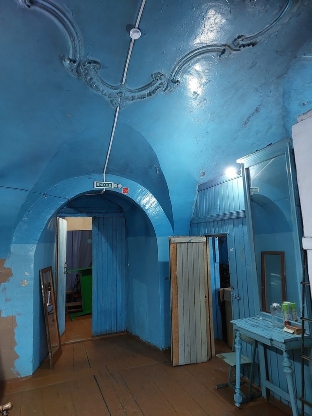 Вход в Спасской церкви в Лальске.