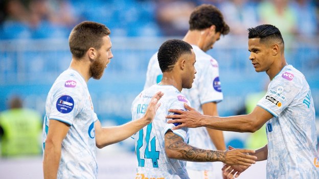 Иван Сергеев, Педро и Дуглас Сантос.