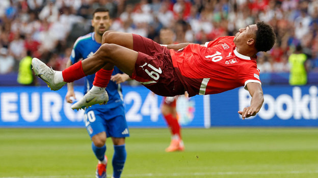 Дан Ндой. Футболист сборной Швейцарии Дан Ндой