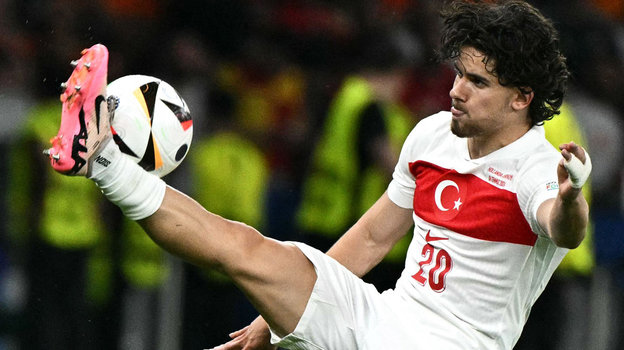 Ферди Кадиоглу. Футболист сборной Турции Ферди Кадиоглу