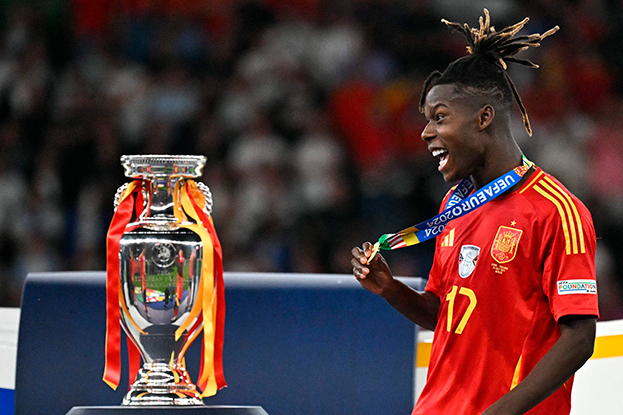 Нико Уильямс с золотой медалью Евро-2024.