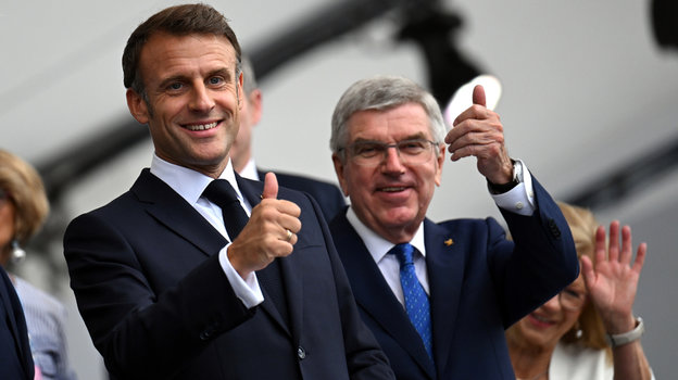 Эммануэль Макрон и Томас Бах.