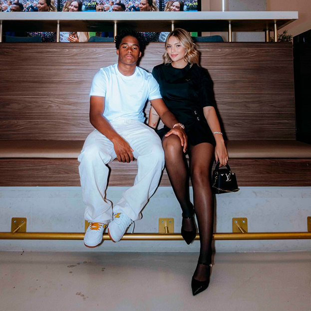 Эндрик и его девушка Габриэли Миранда.