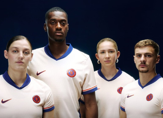 «Челси» презентовал новую выездную форму.