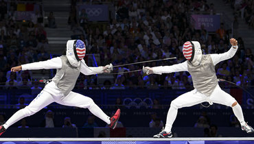 Американские фехтовальщицы Лорен Скраггс и Ли Кифер.