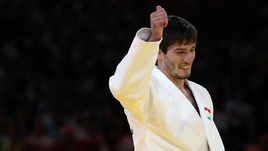 «Посвящаю медаль своему брату». Уроженец Иркутска взял бронзу на Олимпиаде — и вступился за Россию