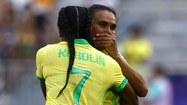 Марта плачет после удаления.