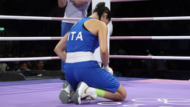 Итальянка отказалась боксировать с провалившей тест на тестостерон алжиркой. Девушка разрыдалась от несправедливости