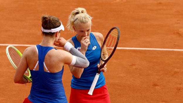 Барбора Крейчикова и Катерина Синякова.