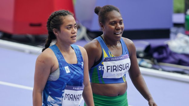 Шарон Фирисуа (справа).