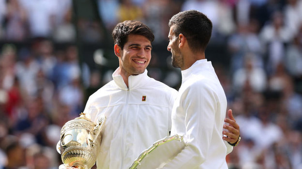 Карлос Алькарас и Новак Джокович на Уимблдоне.