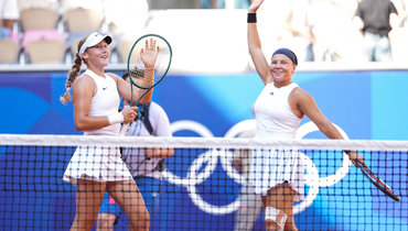 Мирра Андреева и Диана Шнайдер на Олимпиаде в Париже.