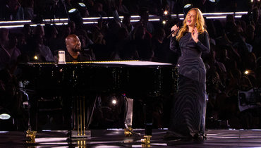 Адель на концерте в Мюнхене.