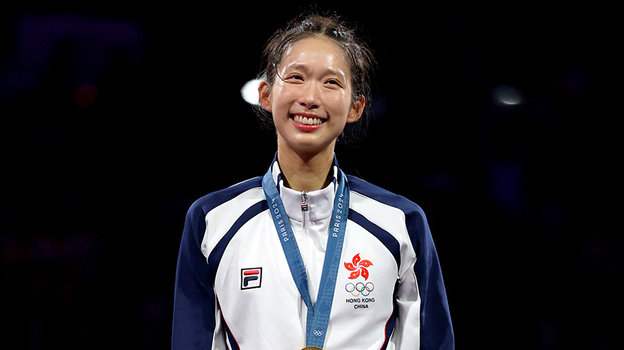 Мань Вай Вивиан Кун.