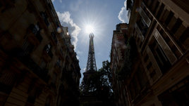 Эйфелева башня в Париже