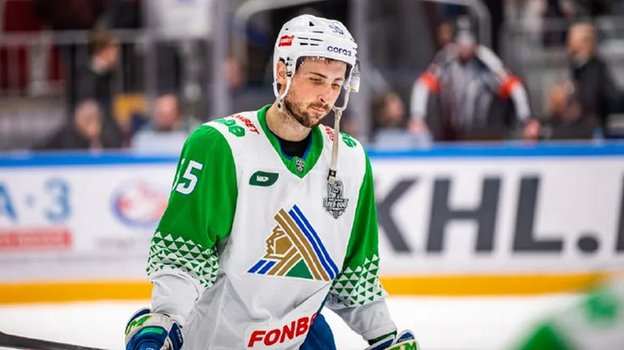 Александр Хмелевский. Хоккеист «Салавата Юлаева» Александр Хмелевский