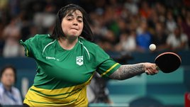 «Надеюсь, издевательства скоро кончатся». Однорукая бразильская теннисистка стала героем на Играх