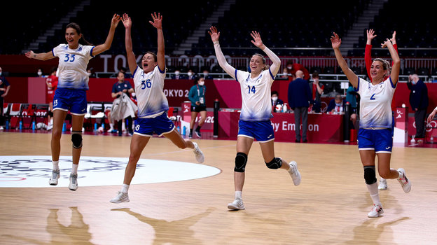 Екатерина Ильина, Юлия Манагарова, Полина Ведехина и Полина Кузнецова. Гандболистки Екатерина Ильина, Юлия Манагарова, Полина Ведехина и Полина Кузнецова