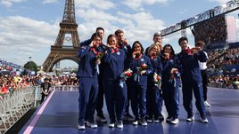 Голливудская клюква в Париже. Американцам вручили золотые медали, которые отняли у России