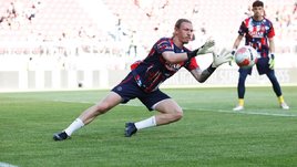 Сафонов дебютировал в «ПСЖ» против Худякова. Российские вратари напропускали в первом тайме, но потом исправились