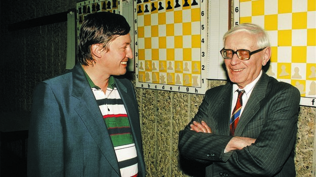 Анатолий Карпов и Михаил Ботвинник.