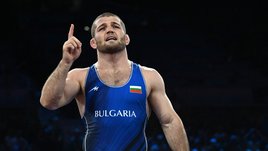 «Надо быть глупым, чтобы не жалеть российских борцов». Рамазанов вышел в финал Олимпиады под флагом Болгарии