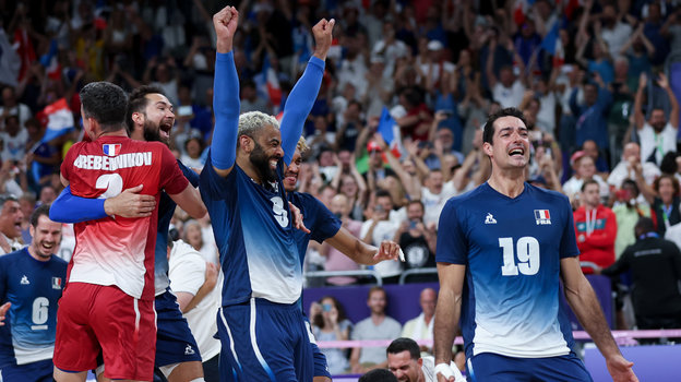 Эрвин Нгапет в матче против сборной Польши. Волейболист Эрвин Нгапет в матче против сборной Польши