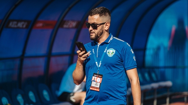 Пресс-атташе «Авангарда» Иван Чернышев.