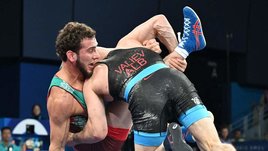 «Это неадекватно, мы подали апелляцию!» Скандал в борьбе: два россиянина не поделили медали — под угрозой чемпион