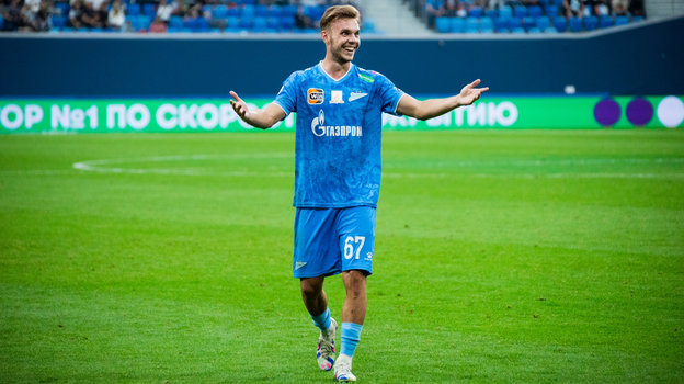 Максим Глушенков. Футболист «Зенита» Максим Глушенков