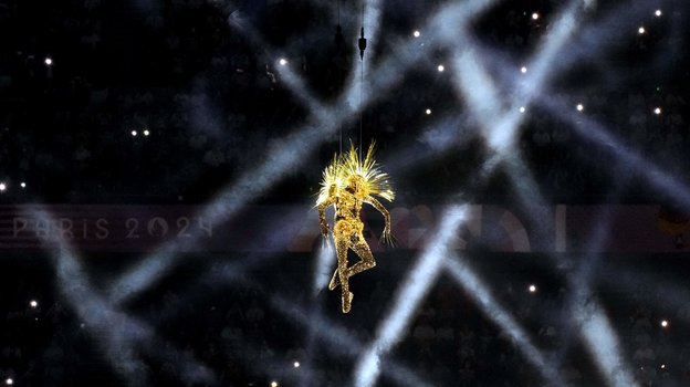 Золотой Путешественник на церемонии закрытия Олимпиады-2024.