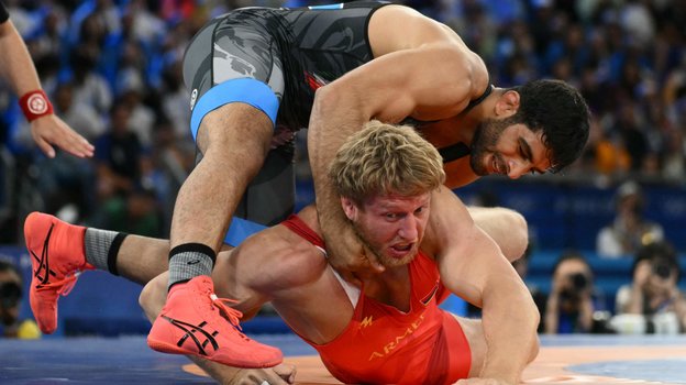 Поединок Мохаммедхади Сарави и Артура Алексаняна в финале Олимпиады-2024.