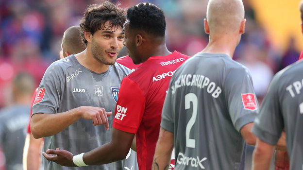 Футболисты Станислав Магкеев и в матче ЦСКА — «Пари НН»