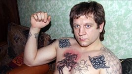 Емельяненко нокаутировал трех гигантов подряд, затратив лишь 56 секунд. Мы пересмотрели эти бои вместе с ним