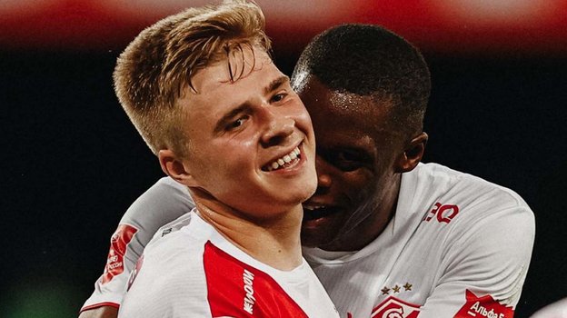 Даниил Зорин и Кристофер Мартинс. Футболисты «Спартака» Даниил Зорин и Кристофер Мартинс