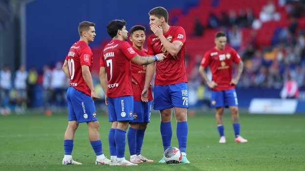 Иван Обляков, Виктор Давила, Аббосбек Файзуллаев и Игорь Дивеев. Футболисты ЦСКА Иван Обляков, Виктор Давила, Аббосбек Файзуллаев и Игорь Дивеев