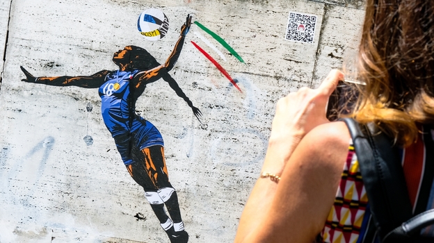 Граффити с Паолой Эгону.