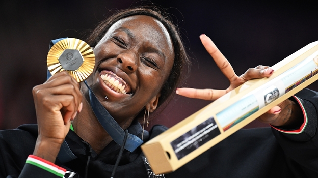 Паола Эгону.