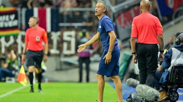 Луис Энрике в первом матче сезона.