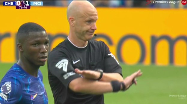 Антони Тэйлор.