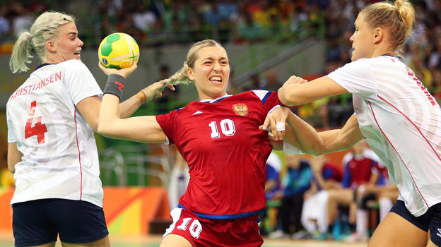 Ольга Акопян (№10) в матче Олимпиады-2016 против сборной Норвегии. Ольга Акопян (№10) в матче Олимпиады-2016 против сборной Норвегии