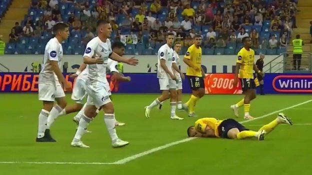 Эпизод в матче 5-го тура РПЛ «Ростов» — «Оренбург».