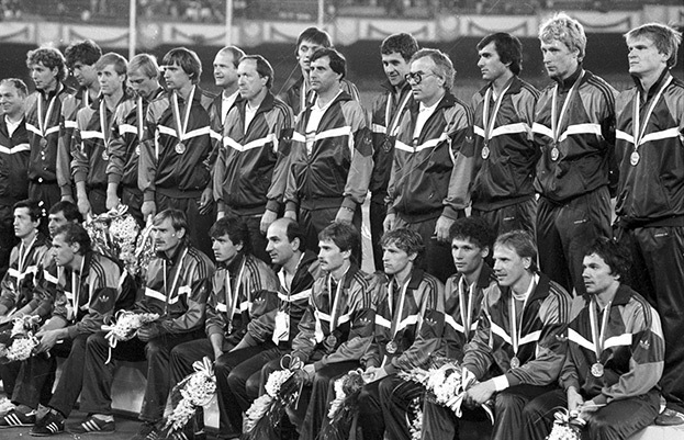 Сборная СССР с золотыми медалями Олимпиады-1988.