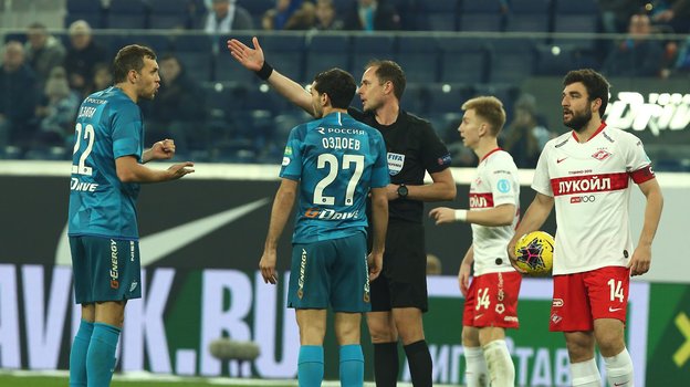 Мешков судил матч «Зенит» — «Спартак» в 18-м туре РПЛ-2019/20.