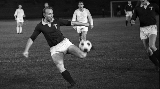 Эдуард Стрельцов. Эдуард Стрельцов