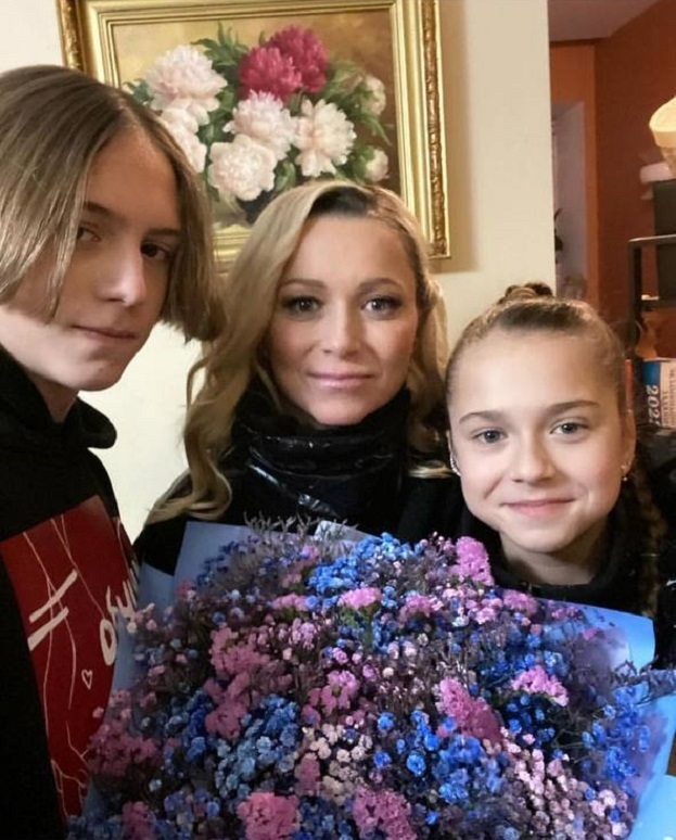 Елена Бережная (в центре) с сыном Тристаном и дочерью Софией Дианой. Елена Бережная (в центре) с сыном Тристаном и дочерью Софией Дианой