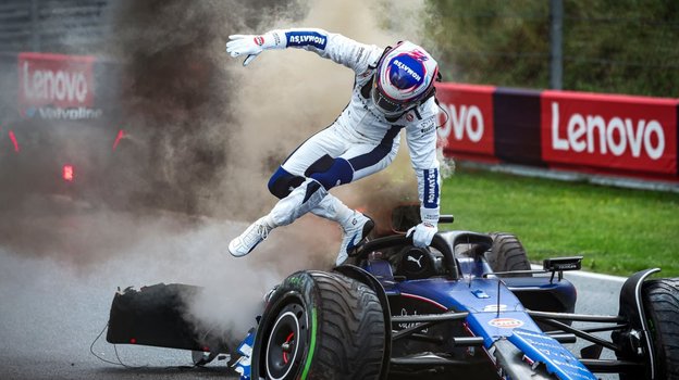 Логан Сарджент.