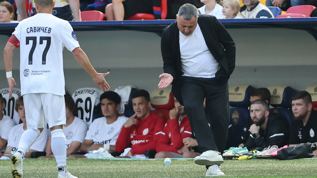 Главный тренер «Акрона» Заур Тедеев